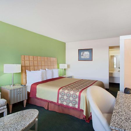 Days Inn By Wyndham Greeneville Экстерьер фото