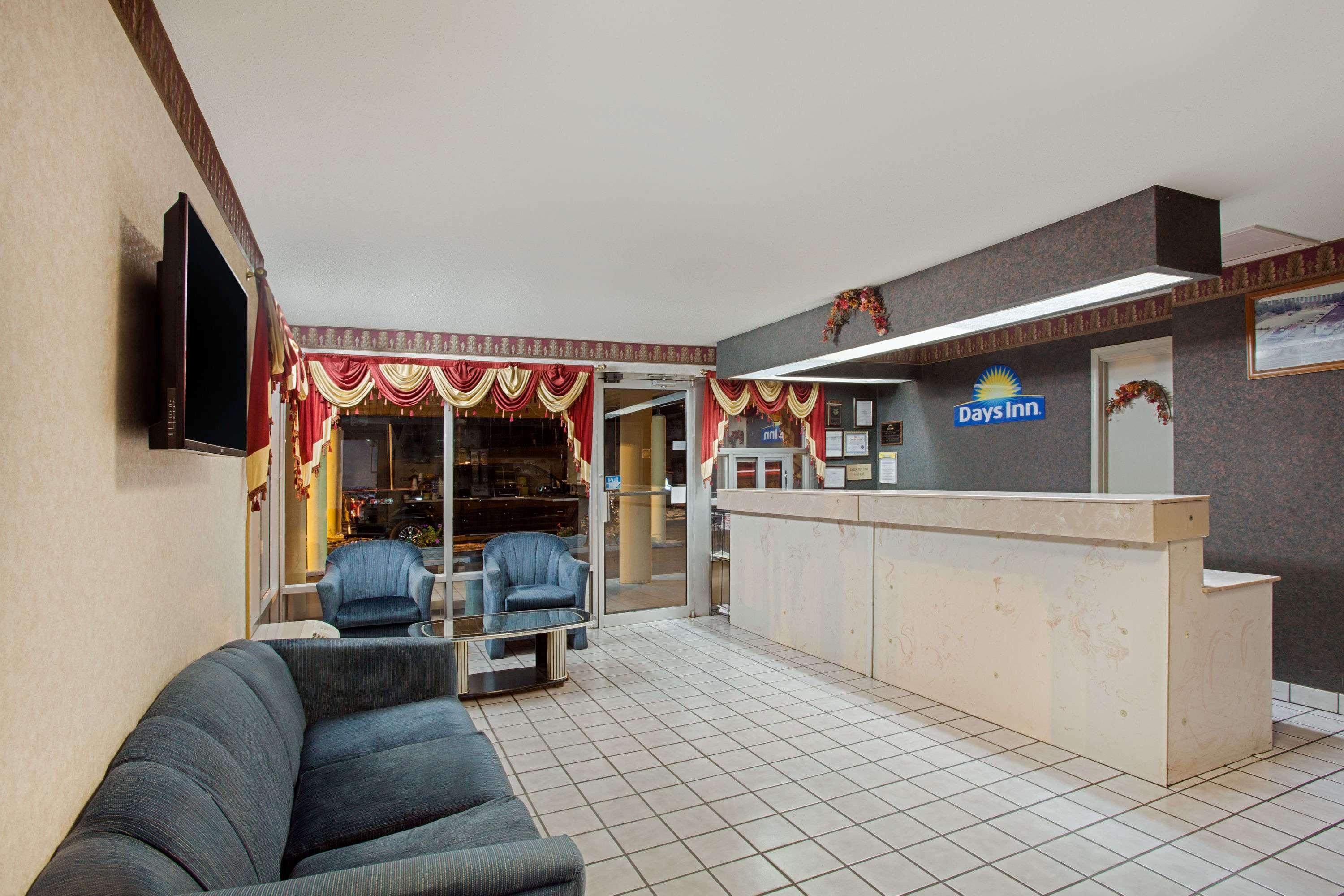 Days Inn By Wyndham Greeneville Экстерьер фото