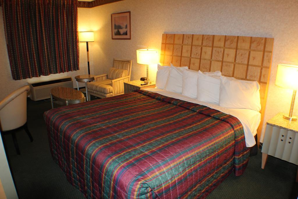 Days Inn By Wyndham Greeneville Номер фото